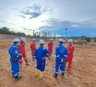 Thumbnail Oil Gas 5