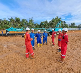Thumbnail Oil Gas 8